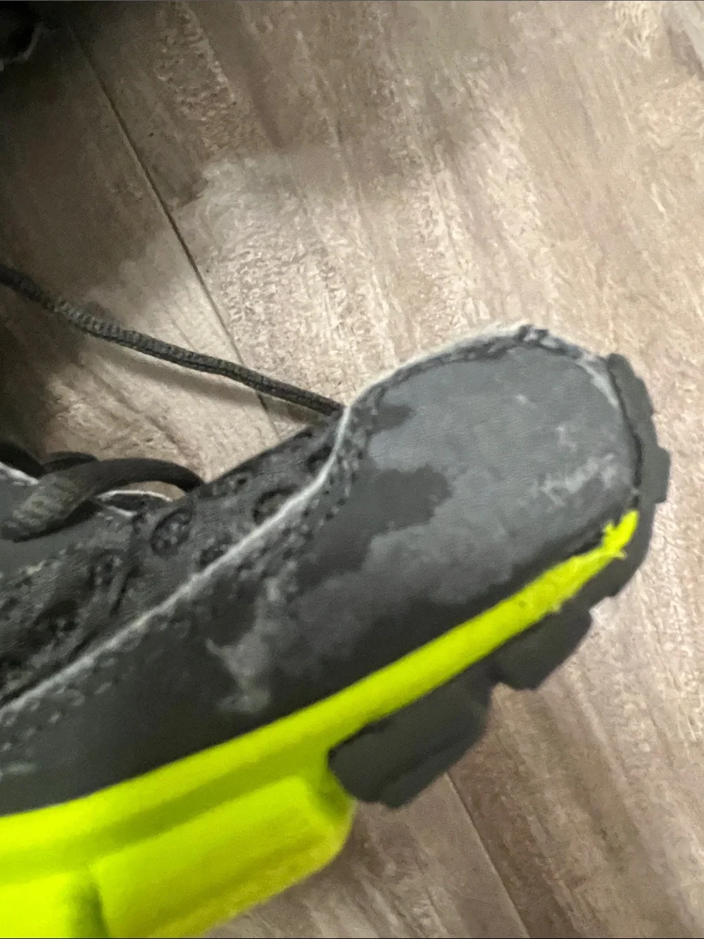 🔥🔥Reebok Men’s Black & Neon Yellow Running Shoes